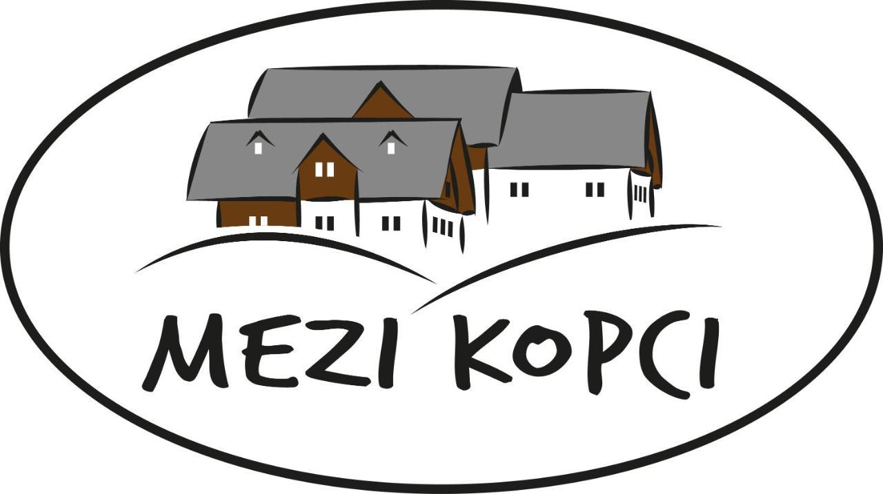 Apartman Mezi Kopci - Mid Hills Apartment Roudnice Bagian luar foto