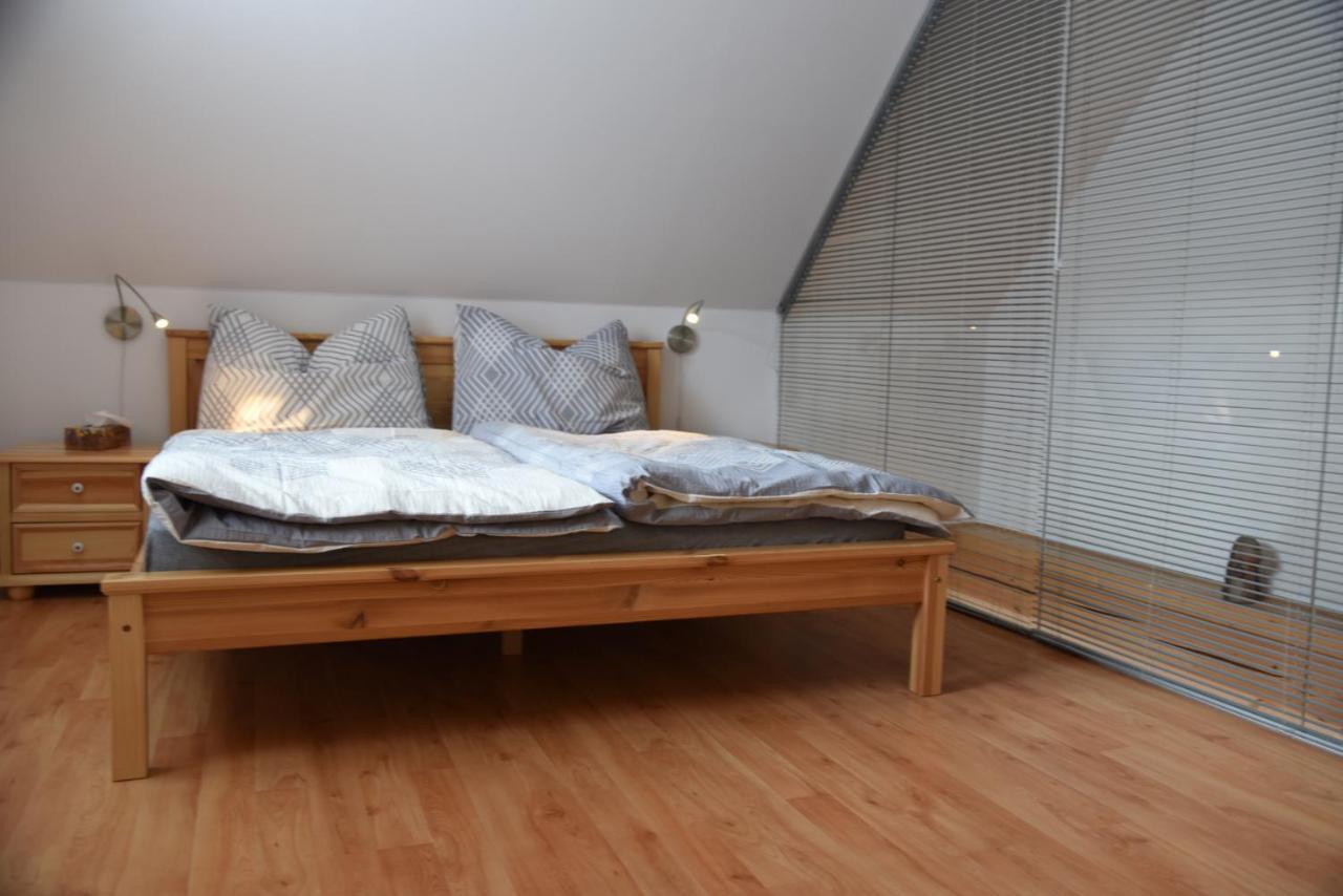 Apartman Mezi Kopci - Mid Hills Apartment Roudnice Bagian luar foto